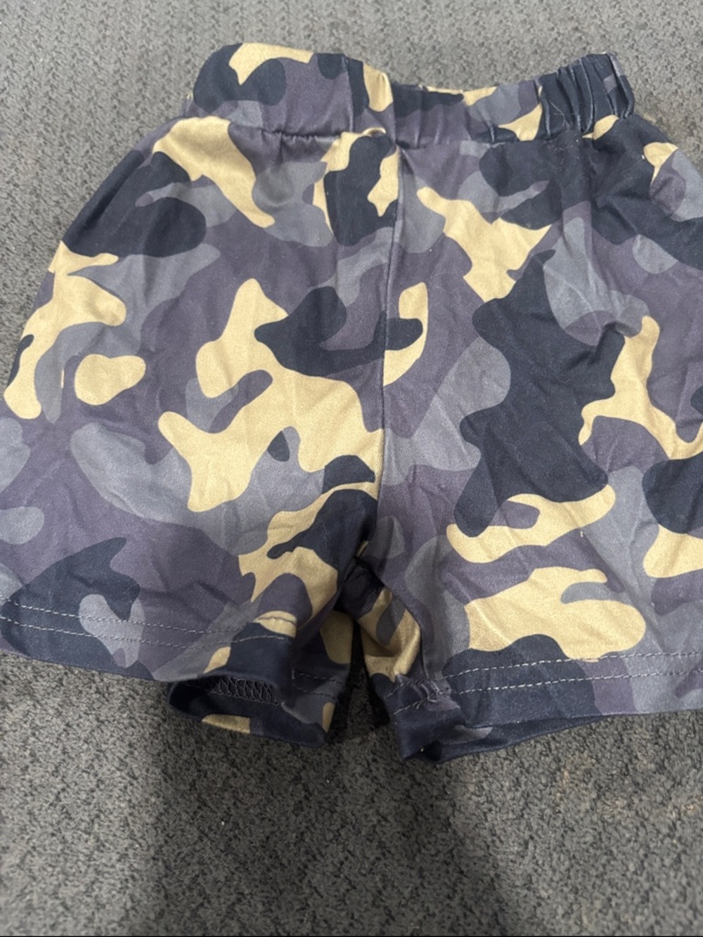🟢10/$10 - camo shorts